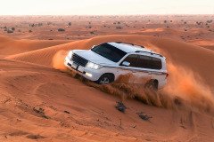 red-dunes-desert-safari